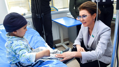 Назарбаева Еревандағы балалар онкологиясы орталығында болды