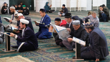 Фотография к новости: Жамбыл мешіттерінде кітап оқу күні өтті