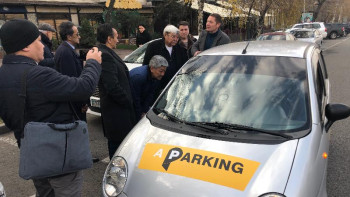 Фотография к новости: Алматының қоғамдық кеңес өкілдері ақылы автотұрақ жұмысын тексерді