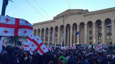 Тбилисиде 20-дан астам оппозициялық партия үкіметке қарсы шеру ұйымдастырды