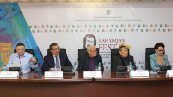 Фотография к новости: Атырауда  Рахымжан Отарбаев атындағы театр фестивалі басталады