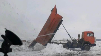 Фотография к новости: Белгіленбеген орынға қар төккен 300 адамға айыппұл салынды