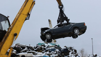 Фотография к новости: Қазақстандықтар 120 мыңнан астам ескі көлік тапсырды 