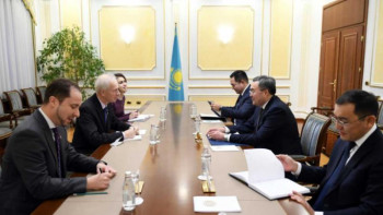 Фотография к новости: Мұхтар Тілеуберді Канада премьер-министрінің арнайы өкілімен кездесті