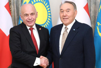 Фотография к новости: Елбасы Швейцария президентімен кездесті