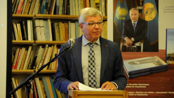 Фотография к новости: Норвегияда Елбасының "Бейбітшілік кіндігі" кітабының тұсаукесері өтті