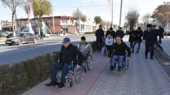 Фотография к новости: Түркістан әкімі арбаға отырды
