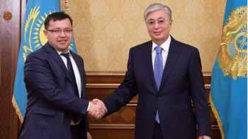 Фотография к новости: Президент экономист Олжас Құдайбергеновті қабылдады