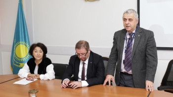 Фотография к новости: Атыраулық дәрігерлерге шеберлік сағаты өткізілді