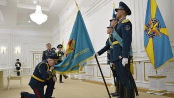 Фотография к новости: Офицерлер жауынгерлік тумен қоштасты