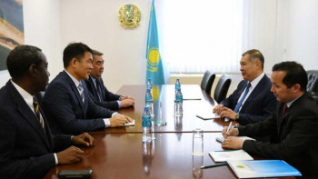 Фотография к новости: Нұр-Cұлтанда АҚИҰ болашағы талқыланды