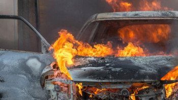 Фотография к новости: Павлодарда шағын автобус пен жүк көлігі жанып кетті