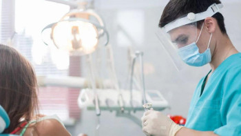 Фотография к новости: Баланың сау тісін жұлып алған дәрігер өтемақы төлейтін болды