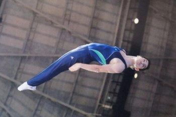 Фотография к новости: Токиода батуттағы гимнастикадан лицензиялық әлем чемпионаты басталды