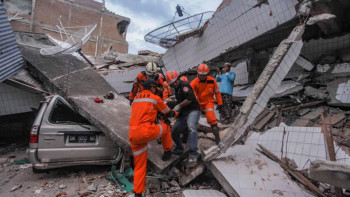 Фотография к новости: Грекияда жер сілкінісі салдарынан эвакуация жарияланды