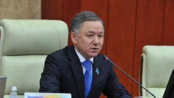 Фотография к новости: Kundelik.kz неге ақылы? Нығматулин министрге ата-аналардың шағымын жеткізді 