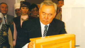 Фотография к новости: Мен Елбасымен кездесудің қатаң хаттамасын бұздым – Лео Шик