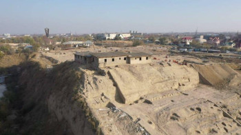 Фотография к новости: Шымкентке 2200 жыл. Цитадельдегі қазба жұмыстарынан не табылды?