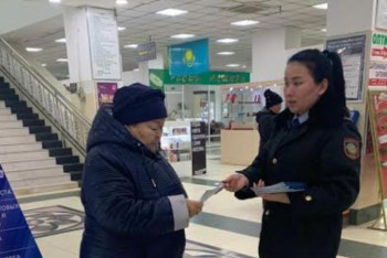 Фотография к новости: Атырауда әйелдерге қарсы зорлық-зомбылықты тоқтатуға арналған акция басталды