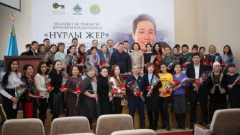 Фотография к новости: ҚР ДСМ және БҒМ қызметкерлері пәтер алды 