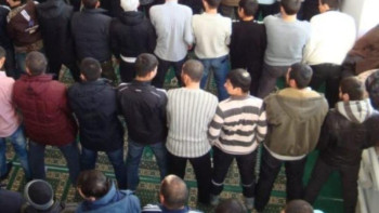 Фотография к новости: "Әминді" дауыстап айтқан азаматқа айыппұл салынды