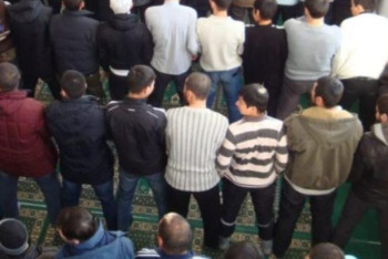 Фотография к новости: "Әминді" дауыстап айтқан азаматқа айыппұл салынды