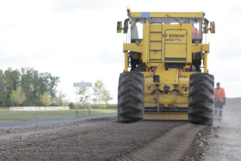 Фотография к новости: Жол жөндеуді қаржыландыру артады