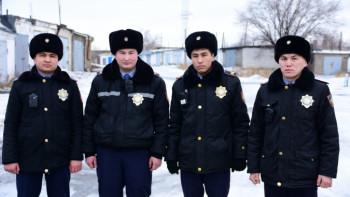 Фотография к новости: Қарағандылық полицейлер ер адамның өмірін құтқарып қалды 