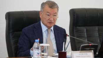 Фотография к новости: Даниал Ахметов өтірік айтқан директорды қызметінен босатты