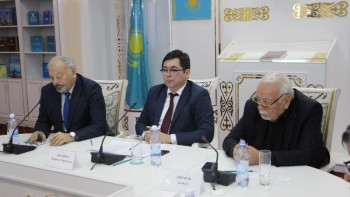 Фотография к новости: Асанәлі Әшімов: Соңғы кезде сахнада белгілі бір образ қалыптастырған актер шыққан жоқ