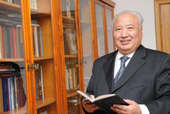 Фотография к новости: Әбіш Кекілбаев билікке интеллект әкелген тұлға – мәжілісмен