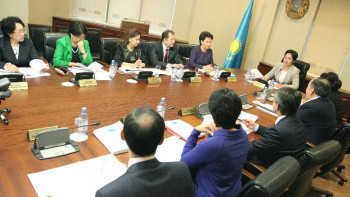 Фотография к новости: Әйелдер істері және отбасылық-демографиялық саясат жөніндегі ұлттық комиссияның отырысы өтті