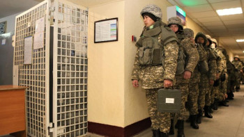 Фотография к новости: "Батыс" өңірлік қолбасшылығының әскери бөлімдері ﻿дабыл бойынша сапқа тұрды