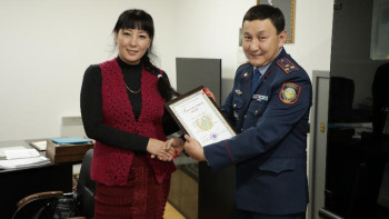 Фотография к новости: Елорда полициясы белсенді еріктілерді марапаттады