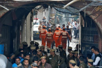 Фотография к новости: Үндістан астанасындағы өрттен 40-тан астам адам қаза болды