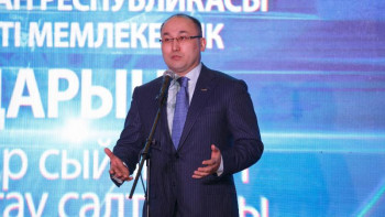 Фотография к новости: Абаев: "Дарын" сыйлығы - тек марапат емес, үлкен жауапкершілік