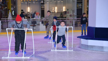 Фотография к новости: Әлеуметтік аз қамтылған отбасы балаларына жаппай сырғанау ұйымдастырылды 