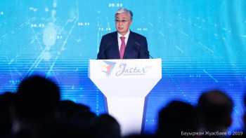 Фотография к новости: Президент волонтерлық қызметті еңбек өтіліне есепке алуды тапсырды 