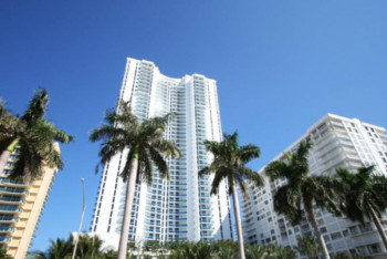 Фотография к новости: Тұрғындарына қарағанда туристері көп қалалар анықталды