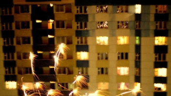 Фотография к новости: Жаңа жыл мерекесінде балконда тұрып салют атуға тыйым салынады