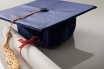 Фотография к новости: Қазақстан өзбекстандық 10 түлекке грант бөледі