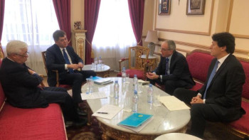 Фотография к новости: Елжан Біртанов ЕҚДБ президенті Сума Чакрабартимен кездесті