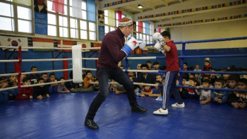 Фотография к новости: Атыраулық чемпиондар жанкүйерлерімен кездесті