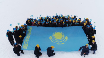 Фотография к новости: Тәуелсіздік күні қарсаңында қазынашылық қызметкерлері флешмоб өткізді