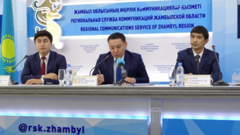 Фотография к новости: Жамбыл облысында білім бөлімінің қызметкері парамен ұсталды