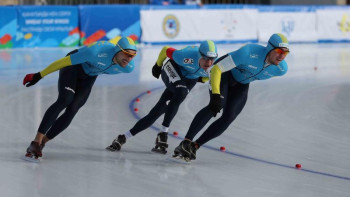 Фотография к новости: Конькимен жүгіруден әлем кубогінде Қазақстан командасы үздік үштікке енді