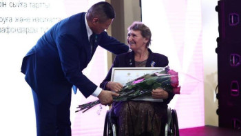 Фотография к новости: Өлкесін дамытуға үлес қосқан жандар "Жомарт жүрек" сыйлығын алды  