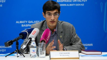 Фотография к новости: Биыл Алматыдағы балалар үйі түлектеріне 61 пәтер берілген