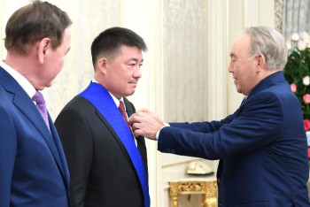 Фотография к новости: Елбасы мемлекеттік наградаларды табыс етті