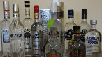 Фотография к новости: БҚО-да 16 мың литрден астам заңсыз алкоголь өнімі тәркіленді